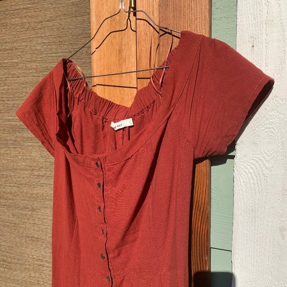 Mod Ref Off the Shoulder Red Dress - Picture 2 of 5